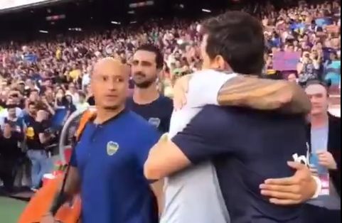 双面野兽特维斯：比梅西还红的国家英雄，在中超却成最无耻之徒！