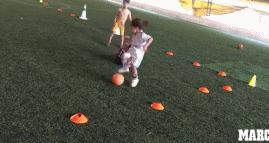 5岁伊朗小梅西走红网络一身球技笑傲裙长马赛回旋技惊四座