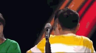 李宇春参加节目被粉丝亲,李宇春被粉丝吻是什么节目