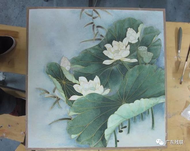 残疾小伙追寻互联网创业梦，“慧”画制作景泰蓝金丝沙画