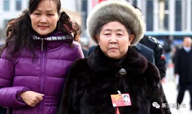 她被称中国第一美女身价过亿,老干妈一年卖出六亿瓶