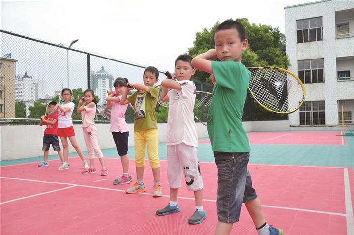 为美丽校园建设添砖加瓦,旧貌换新颜美丽校园建设进行中