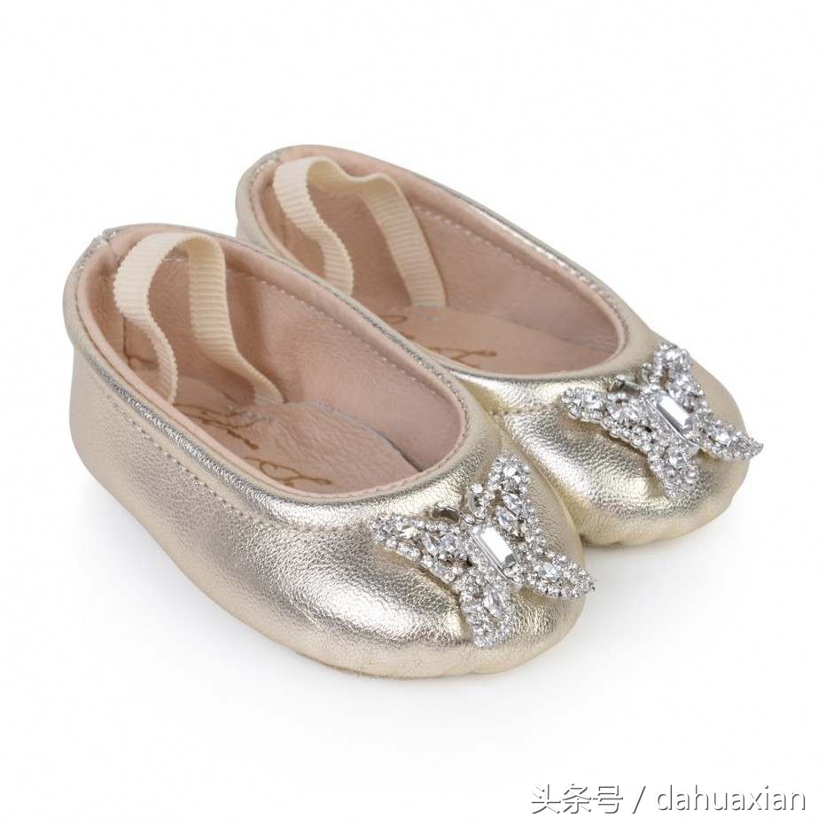 拥有纯正英伦血统的ArunaSeth名牌鞋，童鞋产品款式