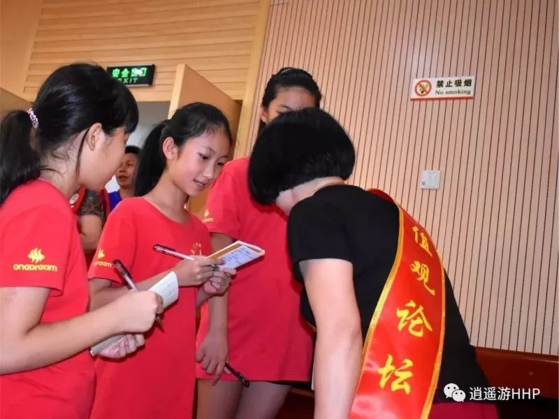 小记者播报垃圾分类,小记者独特的视角