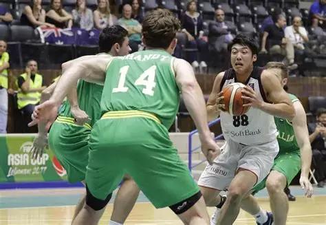 日本足球队第一个归化球员,日本球队归化的中国球员