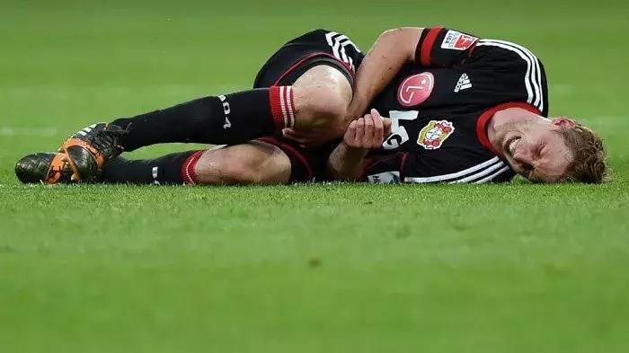 「料解一下」——绿茵场上的疗伤“良药”