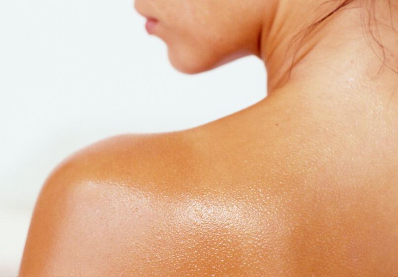 背上螨虫痘去除过程,螨虫引起的前胸后背痘痘怎么治疗