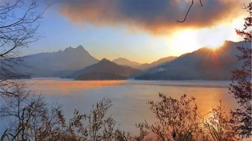 韶关曲江乳源诗友结袂自然游集诗三十首