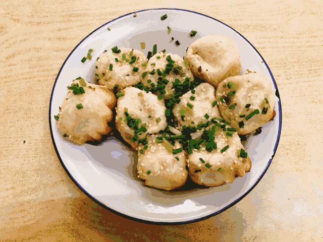 当年要是我没去批发美容美发产品，现在哪里还有小杨生煎的机会！