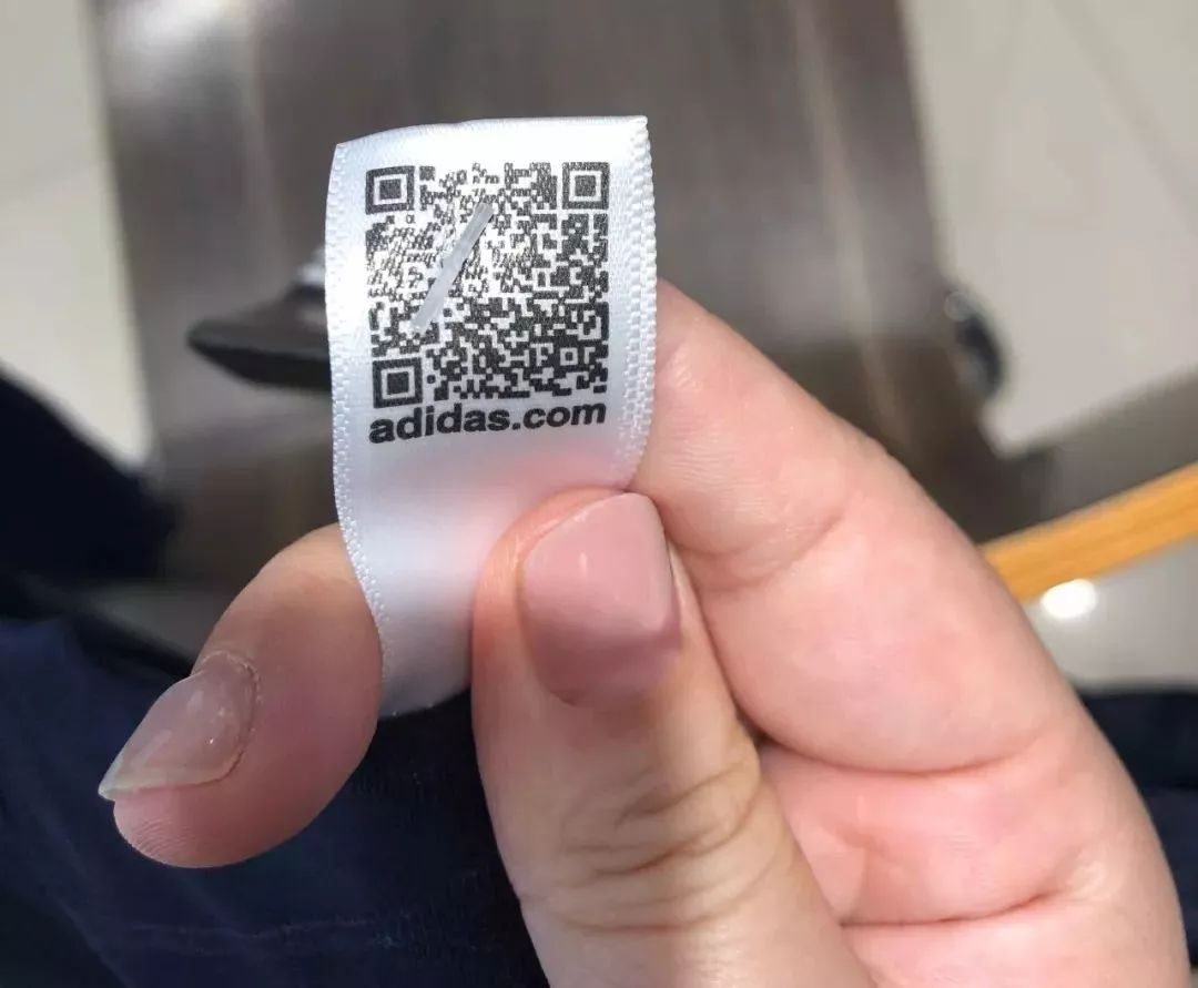 朋友圈卖阿迪是真是假,实体店买到假阿迪