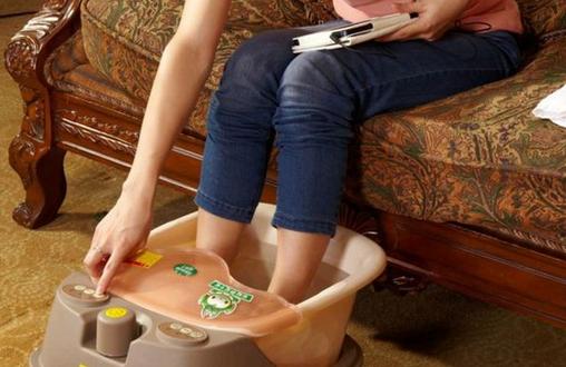 用白醋泡脚可以起到消肿的作用吗,用醋泡脚能祛湿吗