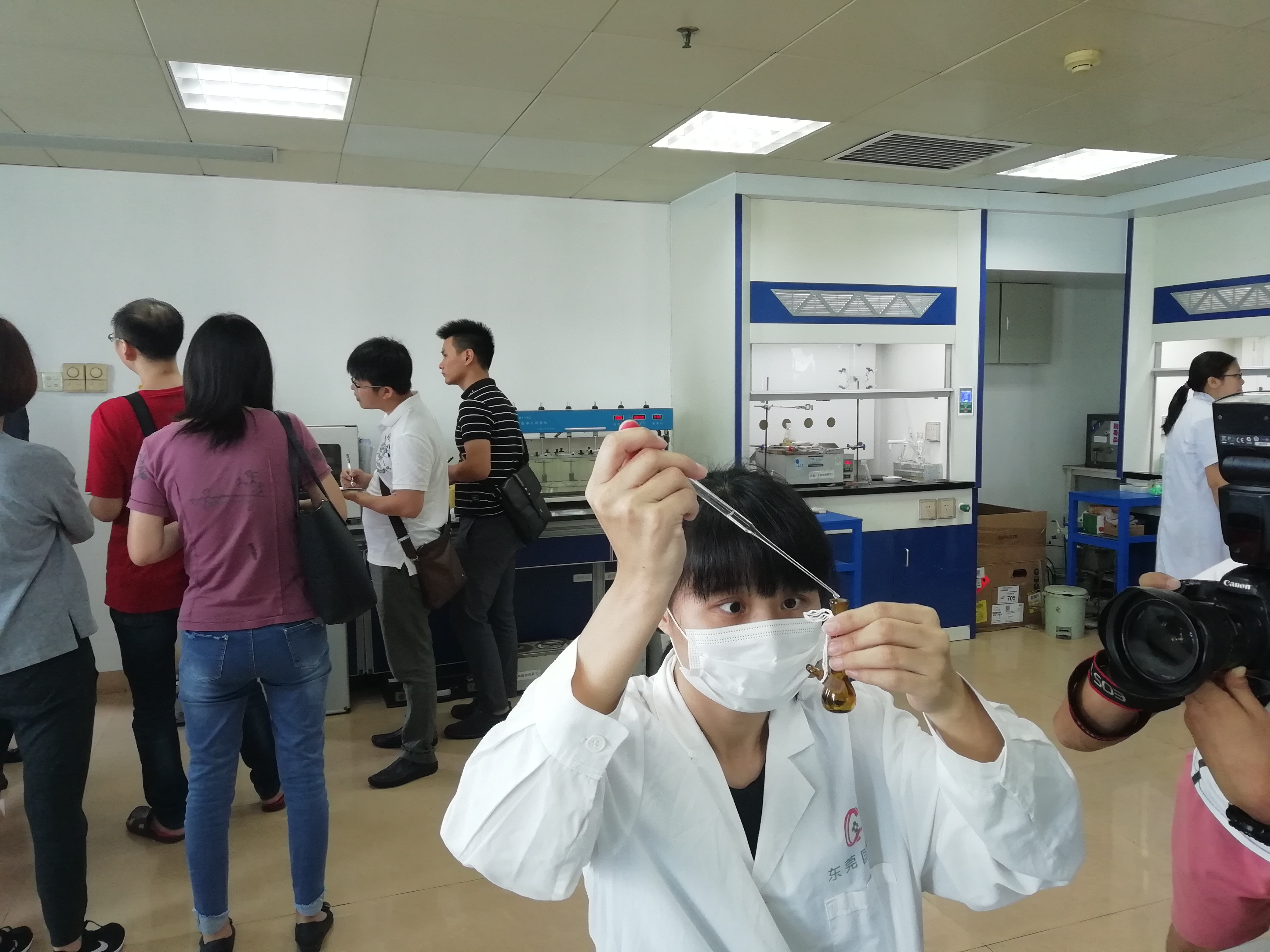 东莞国药投千万建实验室，成国内唯一国家级质检中心医药零售企业