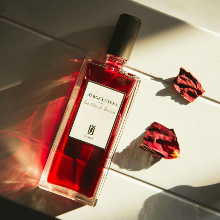 闻着不想谈恋爱的香水,香水闻起来感觉陷入了爱情