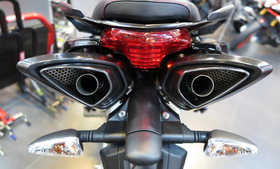 贝纳利黄龙6002021款,黄龙600新款颜色