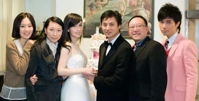 周慧敏20到51岁女神也老了,周慧敏51岁还是很年轻