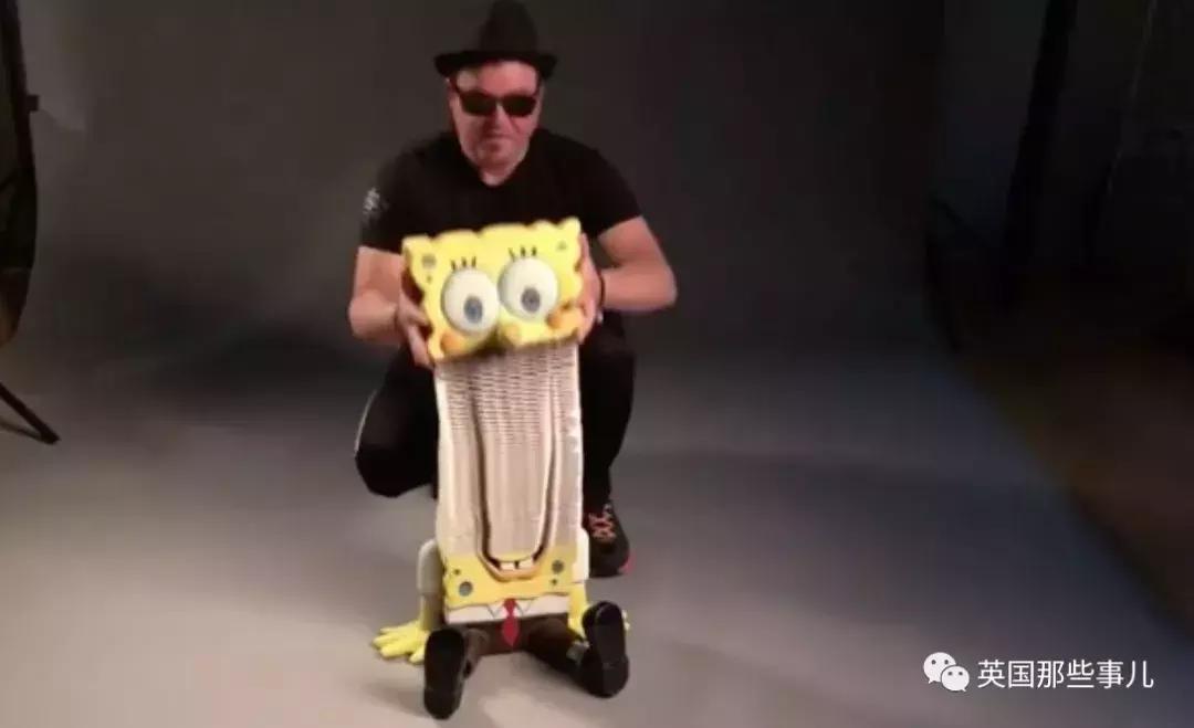 只爱恶作剧靠什么养家？他把所有东西变成纸捉弄人，这手艺简直了