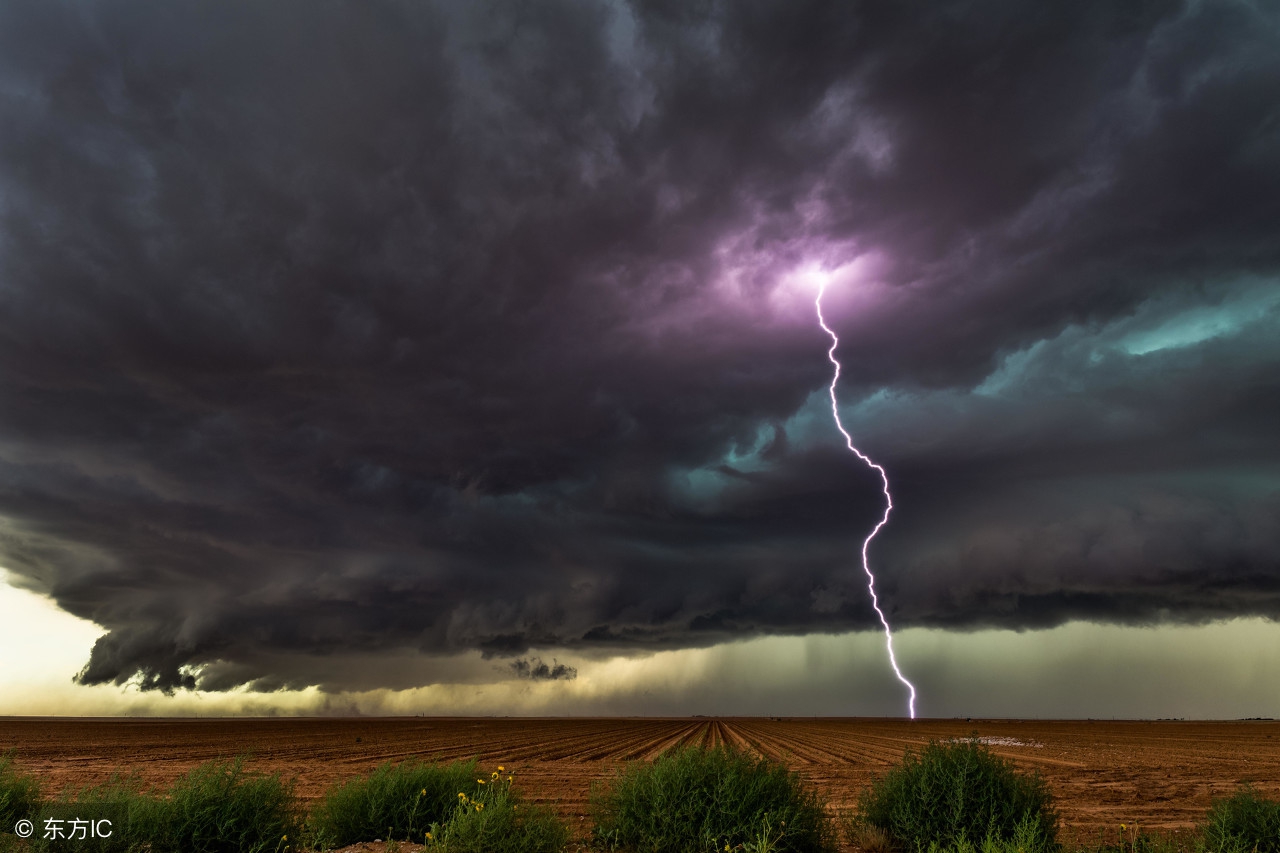 打雷下雨注意安全的句子,防雷下雨最好的方法