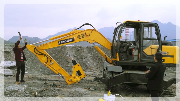 轮式挖掘机多少钱一台,现代210轮式挖掘机