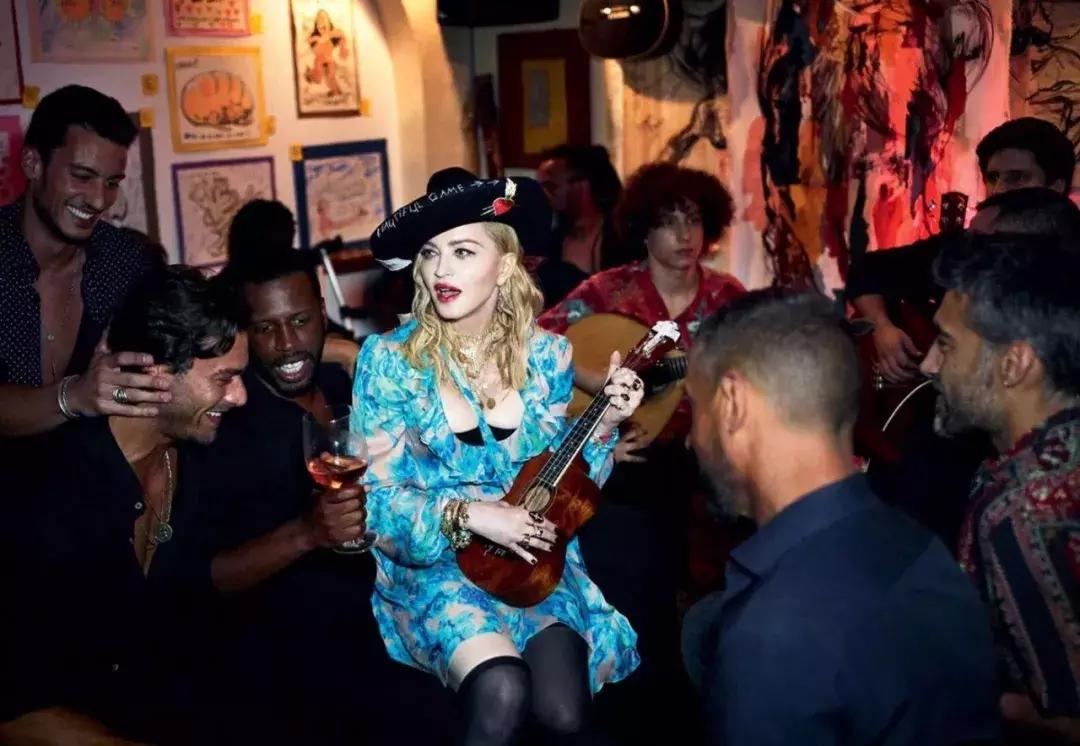 已经步入花甲之年,已进入了花甲之年