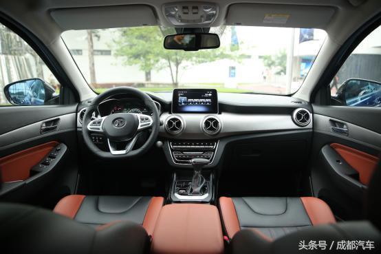 *级A**SUV融合了AI技术后，是怎样的一种用户体验？