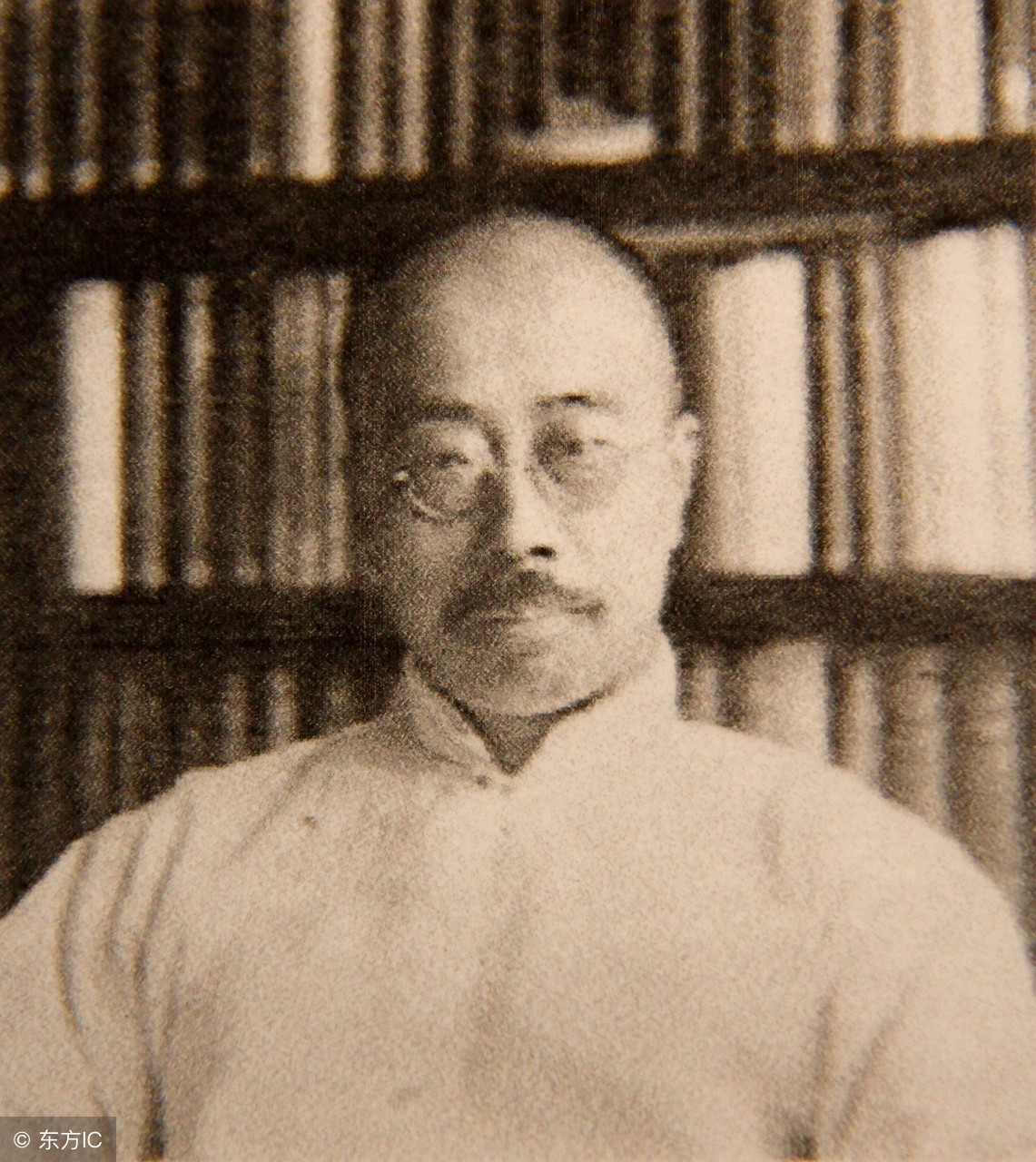 周作人为日本人做过哪些事,周作人与日本散文