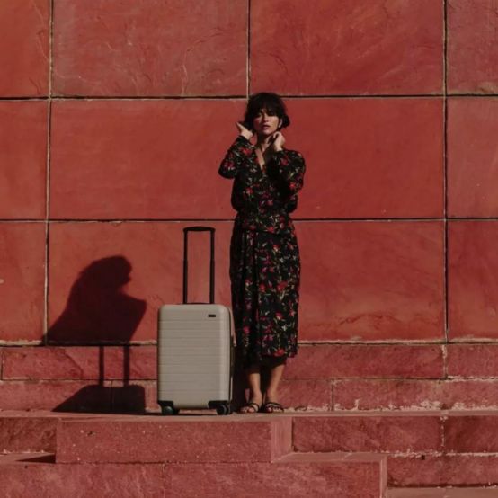 你剁手也要买的12款旅行箱，为什么都有这三个字母？