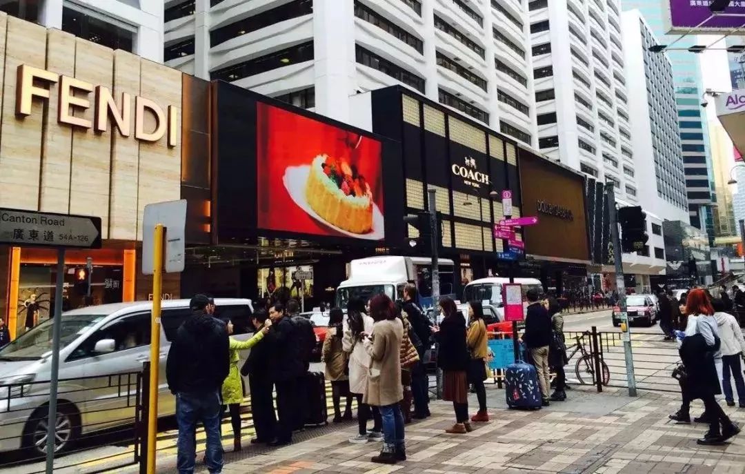 正宗*袜丝**奶茶，免税的包包，维港的夜景……下月起和你只有8个小时动车的距离！