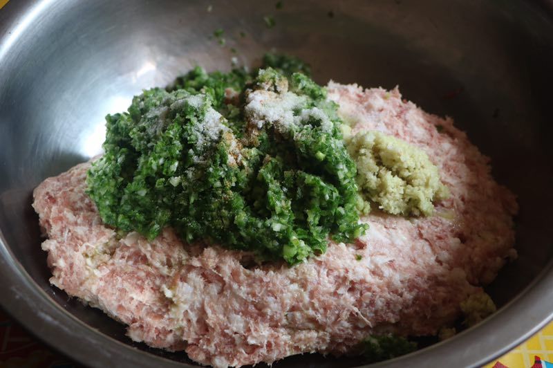 老妈做丸子视频,老妈做的丸子汤