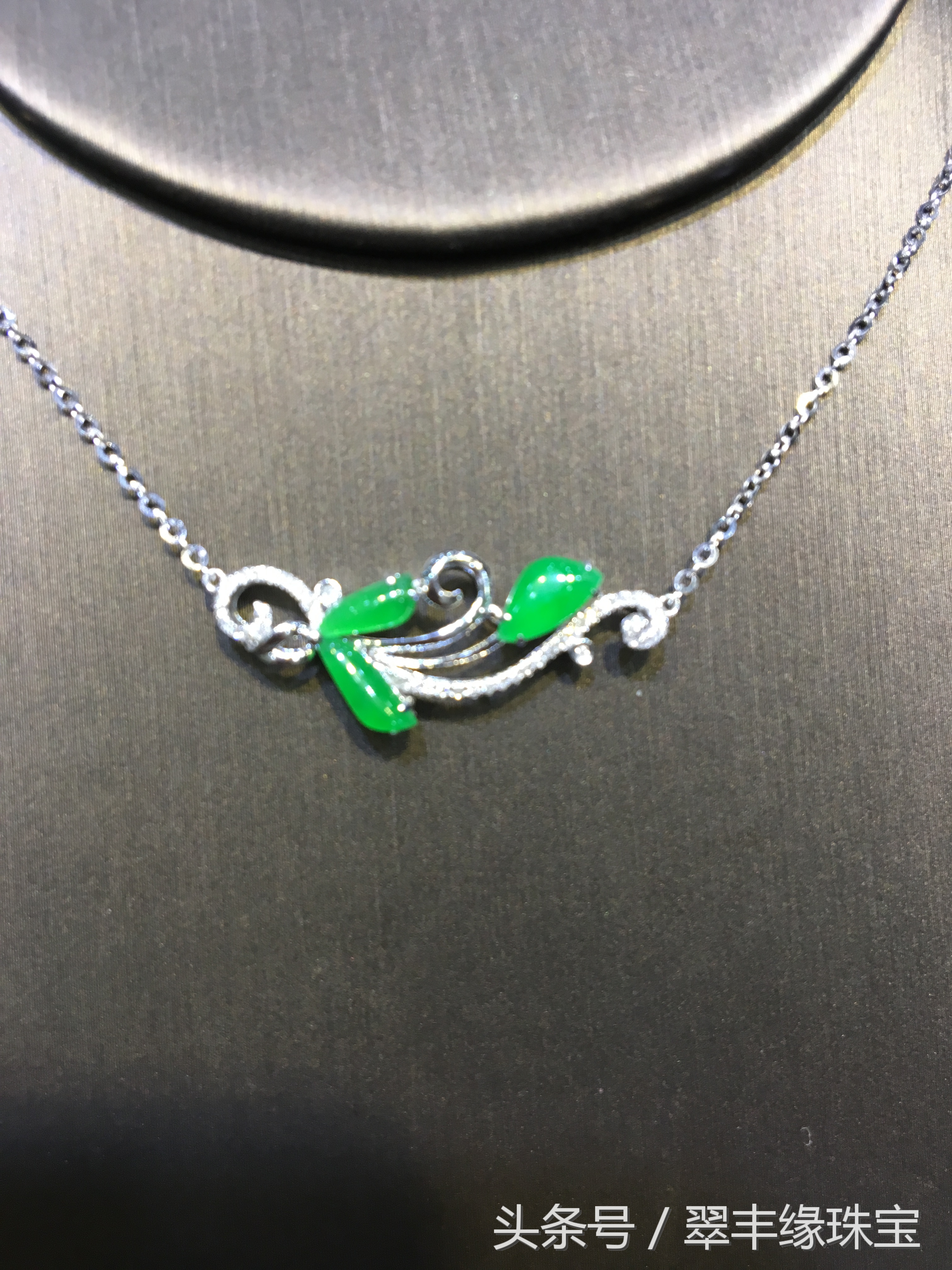 珠宝首饰不一定要买贵的，要买适合自己的，美女这条锁骨链怎么样