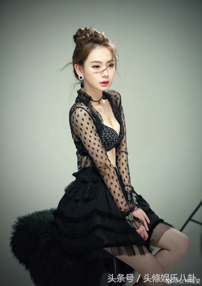 戚薇用矿泉水冲奶粉费用,戚薇冲奶粉的水