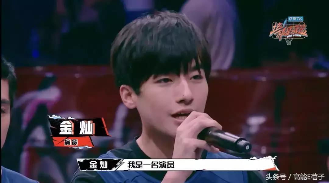 为什么李易峰话题度那么高,李易峰和粉丝相爱相杀的瞬间