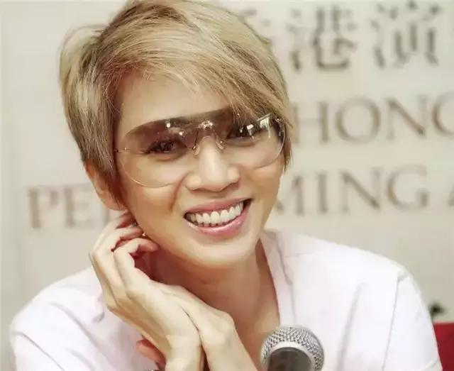 逃学威龙三部曲哪部最好看,逃学威龙的3个经典