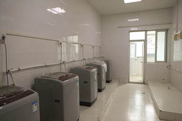 河南高校寝室哪个好,河南高校的宿舍条件