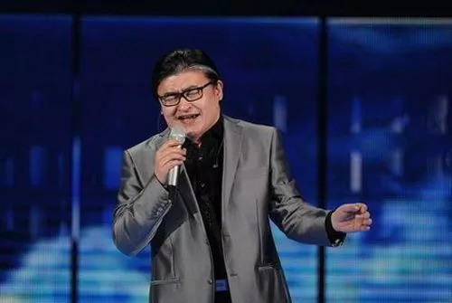 放过大张伟吧，他都35了，早就不是摇滚少年了