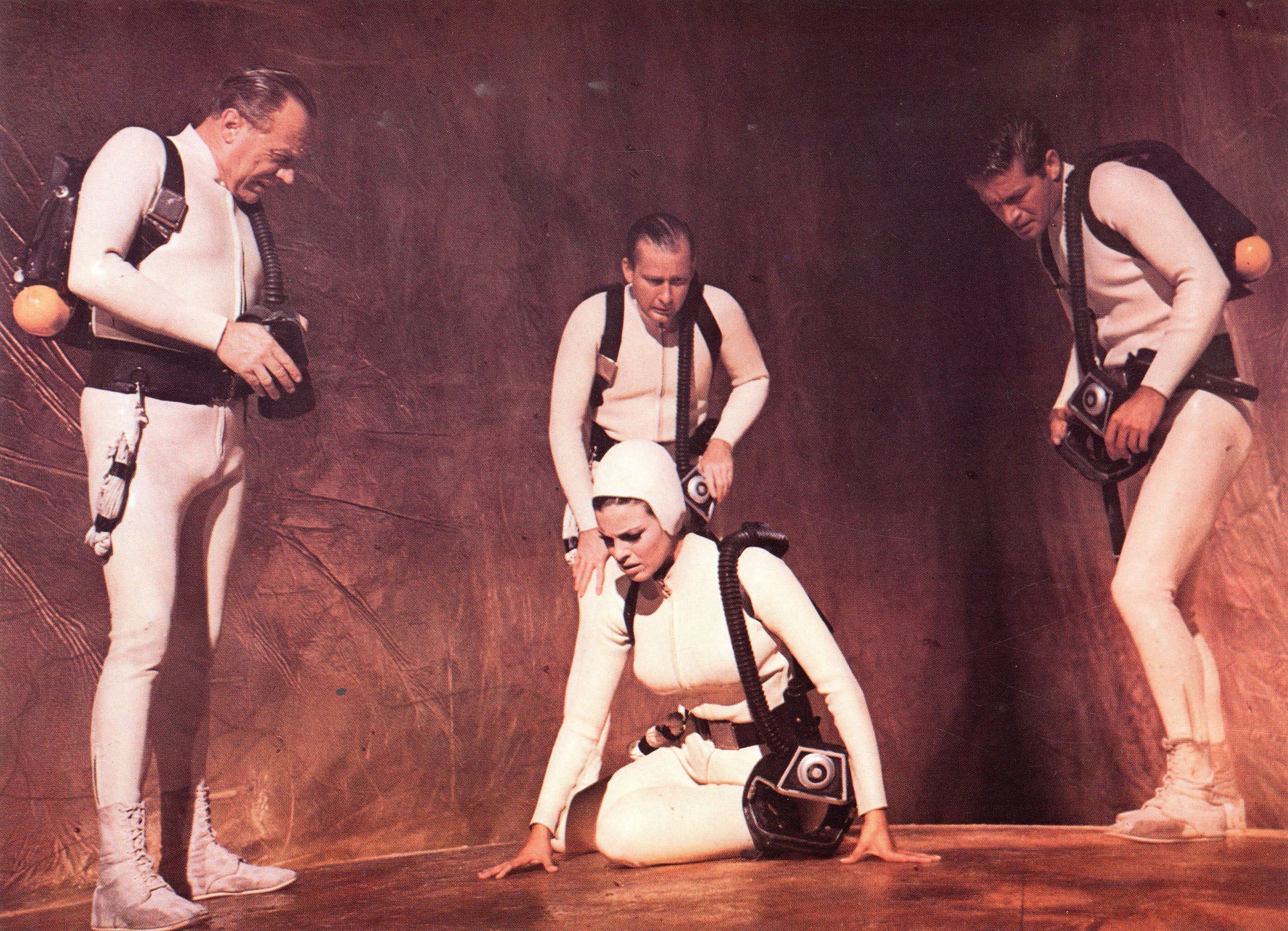 蚁人是怎么变大变小的,蚁人缩小了