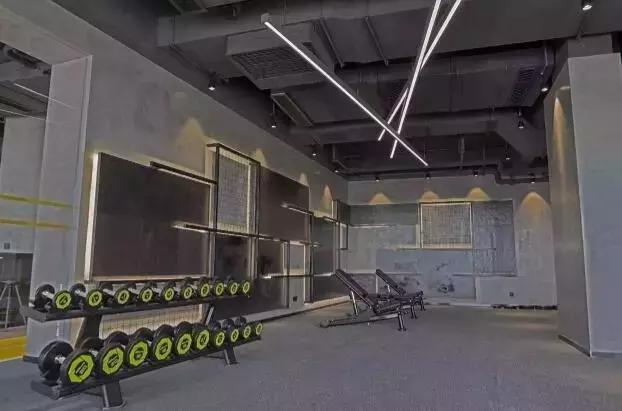 造价千万的完美球场秋天的青山湖边藏了一个网红级别的团建圣地