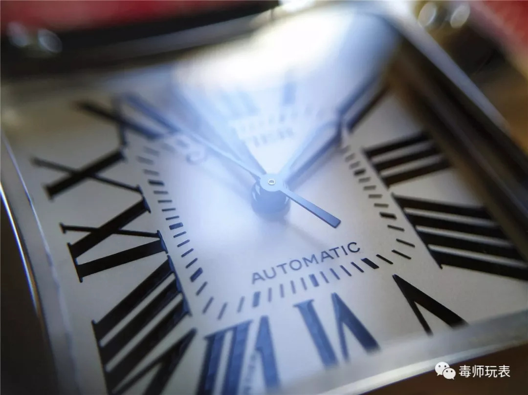 卡地亚山度士反面螺丝,卡地亚山度士介绍