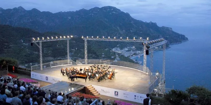 神奇女侠天堂岛卡洛斯,神奇女侠天堂岛有什么