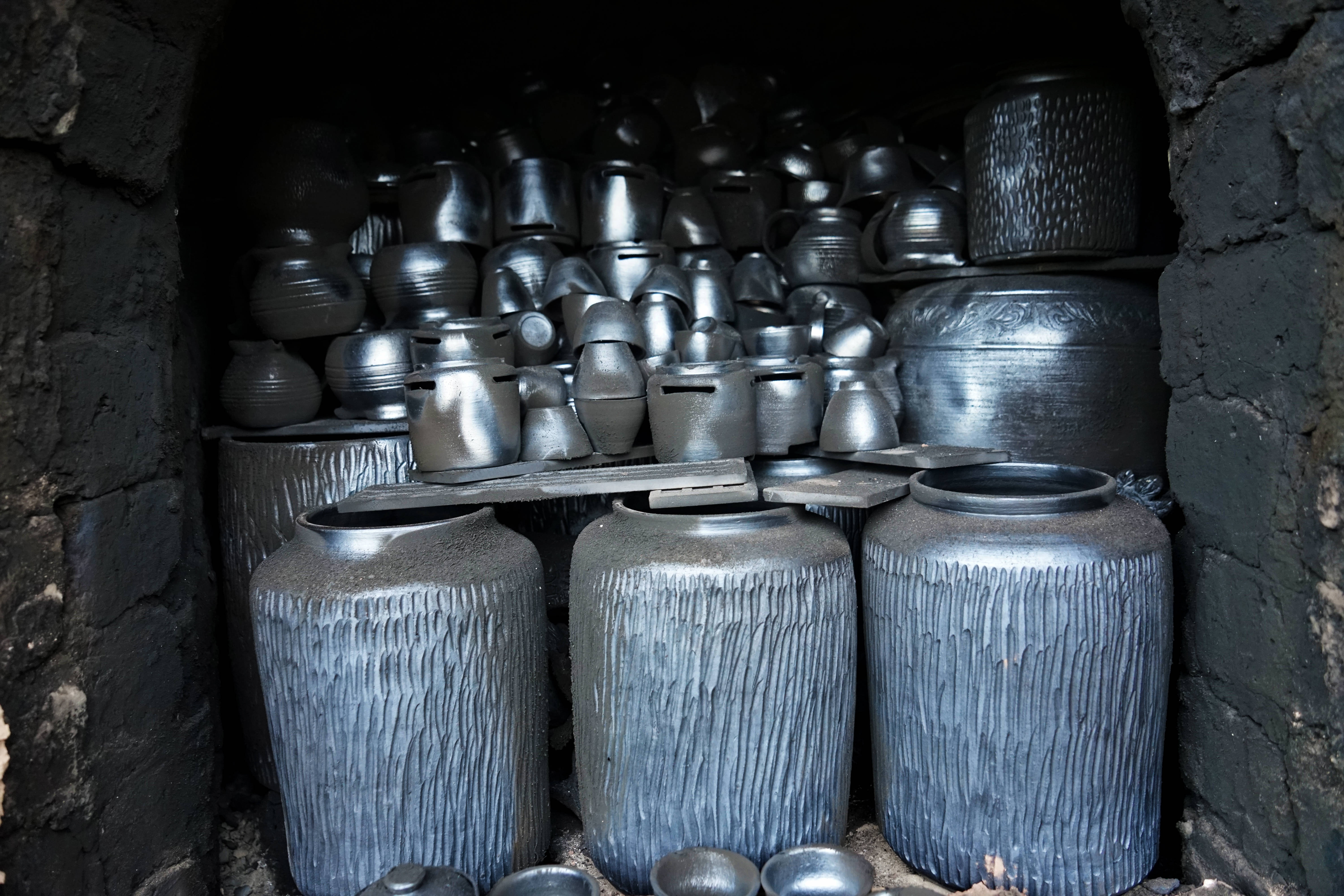 黑陶的前世今生：5000年古文明技艺把泥土炼成“黑金”