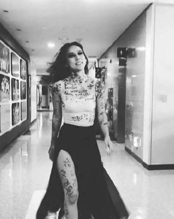 妖精李孝利照片,李孝利隐居怕自己出轨