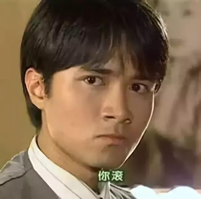 lv板鞋为什么皮质有裂纹,我在专柜买的lv鞋子有瑕疵怎么办