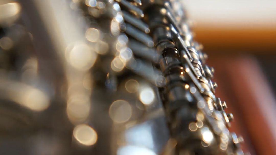 牛人制作32缸发动机,w32迷你发动机diy过程