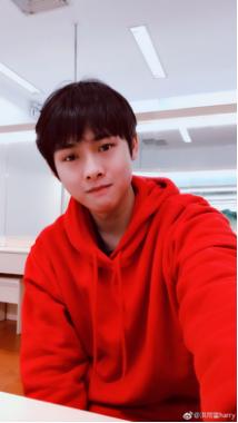 刘昊然杨洋同框,刘昊然谈杨洋