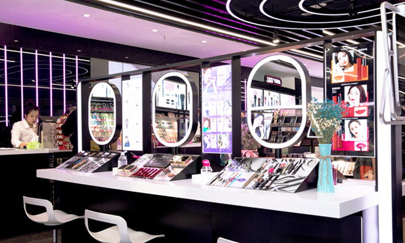 布局几万台美妆自动售卖机,25平米化妆品店的布局与设计