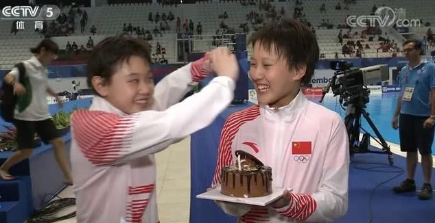 中国跳水13岁神童成新世界冠军,中国跳水队14岁小将的跳水视频