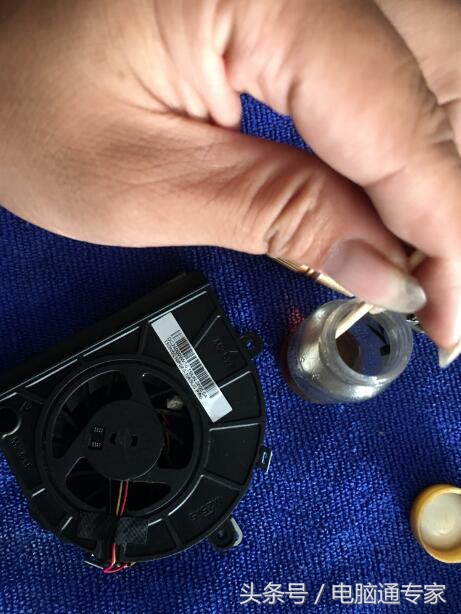 笔记本电脑cpu风扇转屏幕不亮,笔记本cpu风扇转不动什么原因