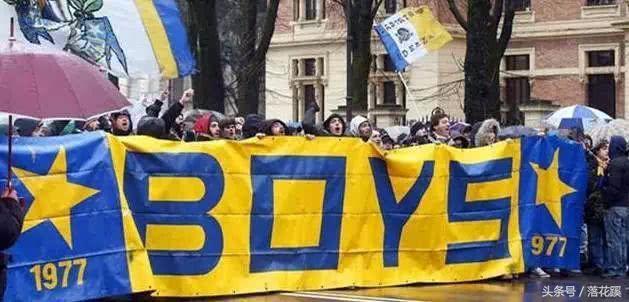 足球世界的猪坚强，这只球队告诉我们，不是皇马巴萨才叫伟大！