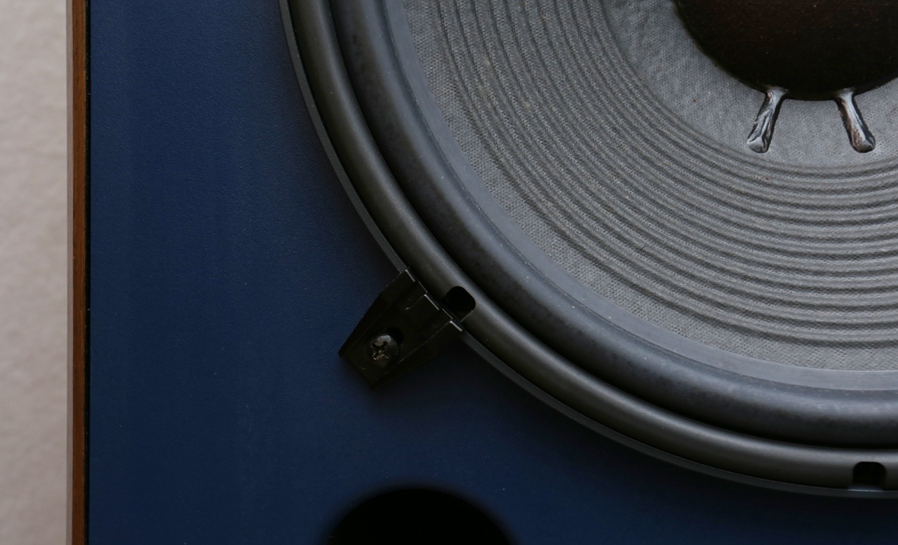 jbl最新监听音箱4338,十万左右汽车音响升级最佳方案