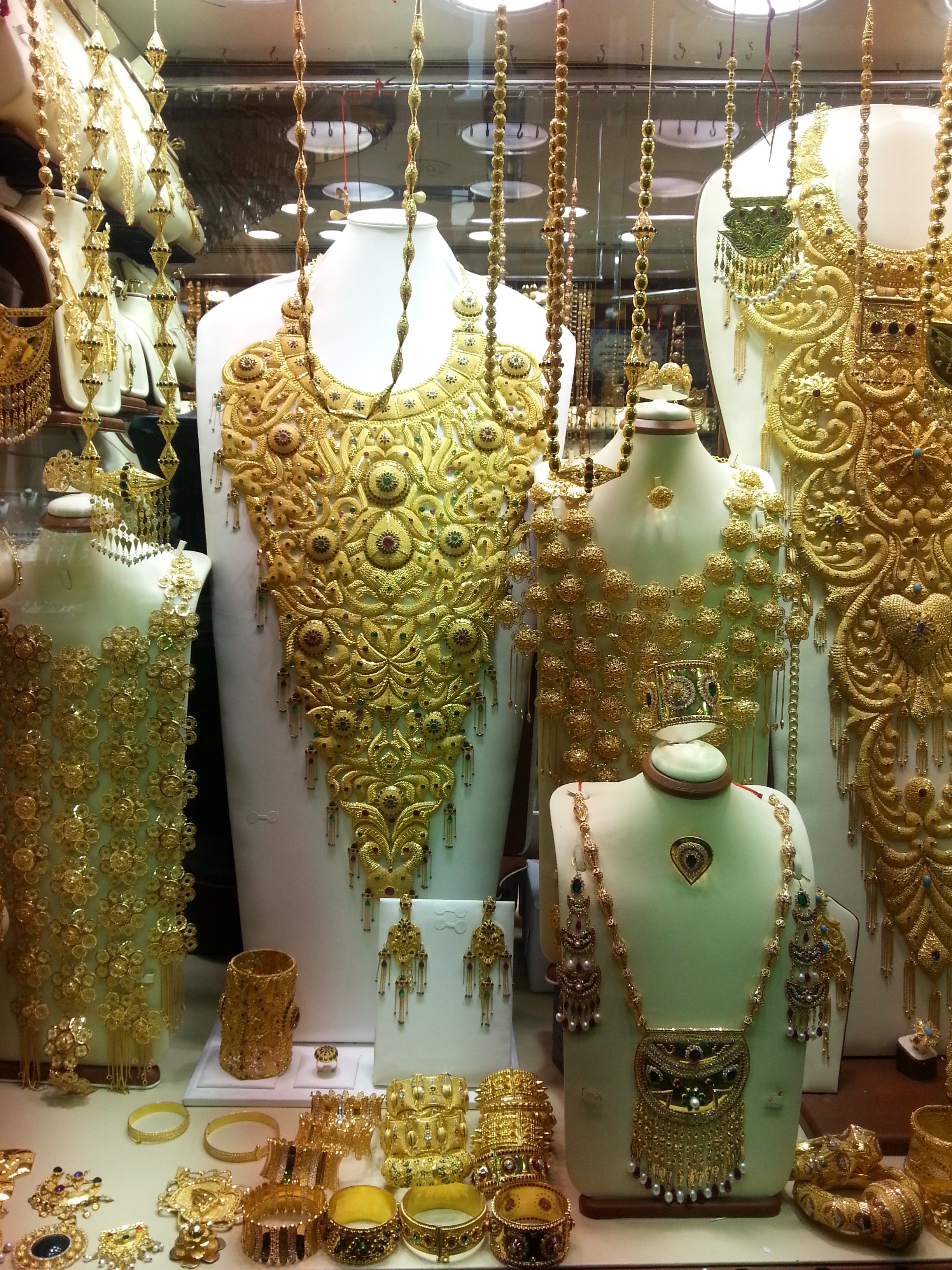 去迪拜旅游，买什么最划算？