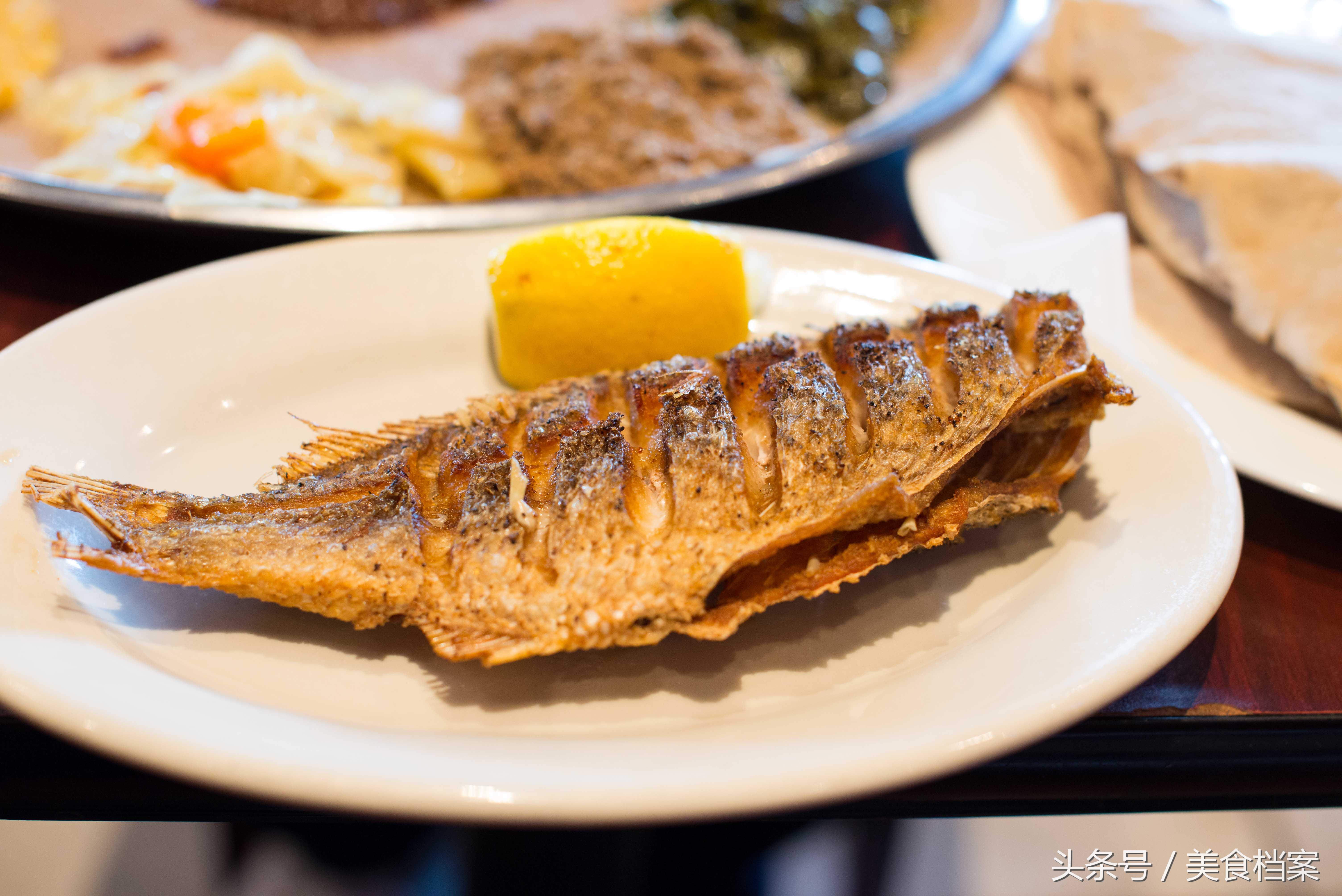 炸鱼的方法大全简单又好吃,炸鱼的做法怎么炸才不脱皮不粘锅